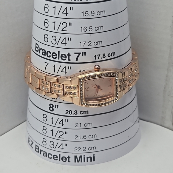 Womens Charter Club Rose Gold Tone Watch Crystals Rhinestones New Battery - Picture 6 of 9